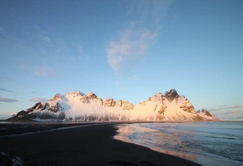 تختخواب و صبحانه Guesthouse Hvammur