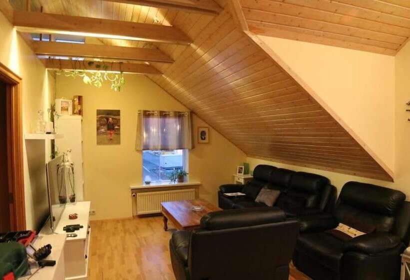 تختخواب و صبحانه Guesthouse Hvammur