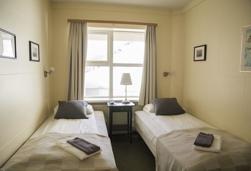 تختخواب و صبحانه Guesthouse Hvammur