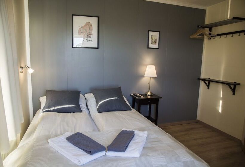 تختخواب و صبحانه Guesthouse Hvammur