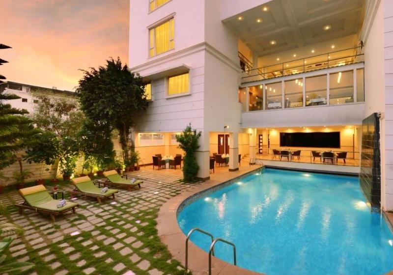 בית מלון כפרי Clarks Inn Airport, Hubli