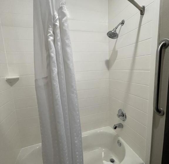 Holiday Inn Express Hotel And Suites Ada, An Ihg