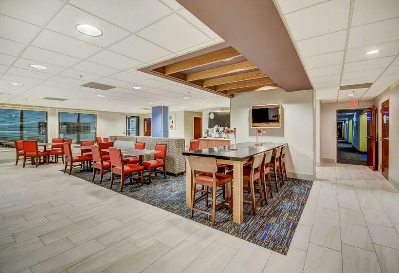 فندق Holiday Inn Express & Suites Greenville Airport, An Ihg