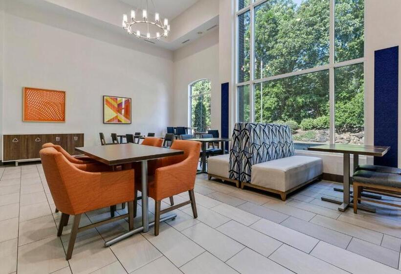 فندق Holiday Inn Express & Suites Starkville By Ihg