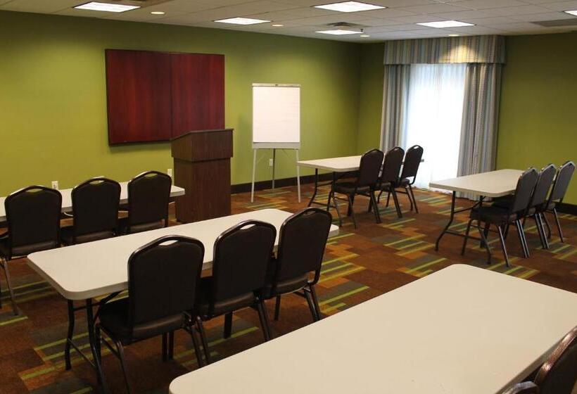 فندق Holiday Inn Express & Suites Starkville By Ihg