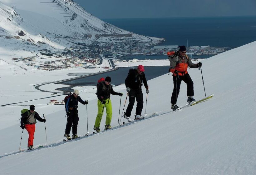 هتل Brimnes Cabins