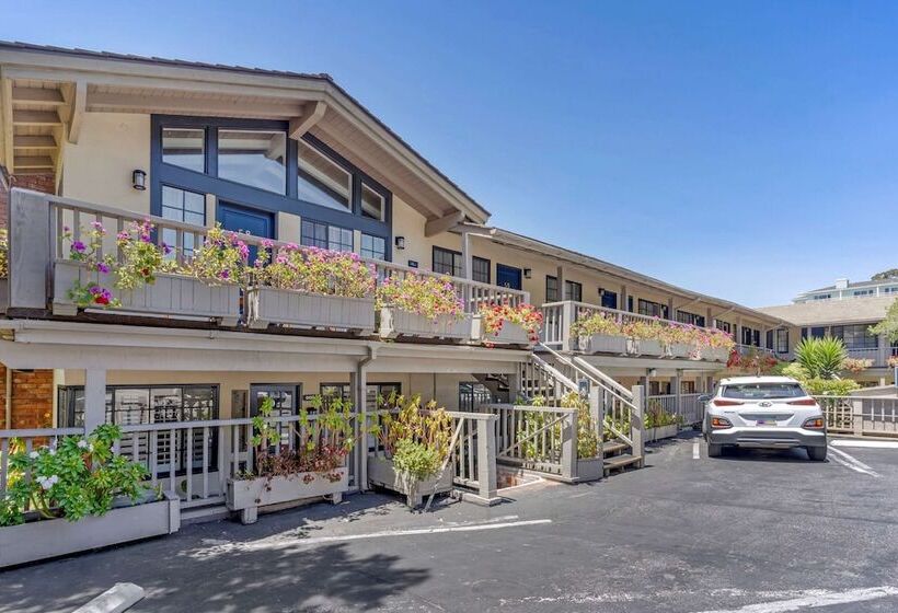 ホテル Comfort Inn Carmel By The Sea