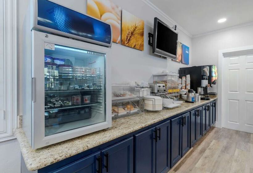 ホテル Comfort Inn Carmel By The Sea