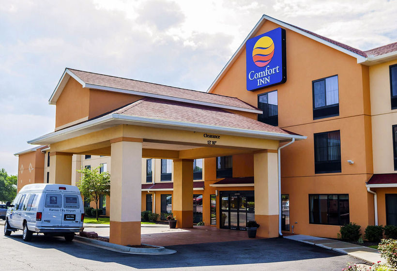 בית מלון כפרי Comfort Inn Kansas City Airport