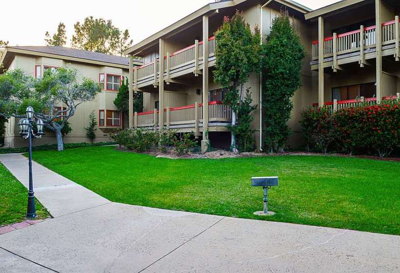 فندق Comfort Inn Monterey Peninsula Airport