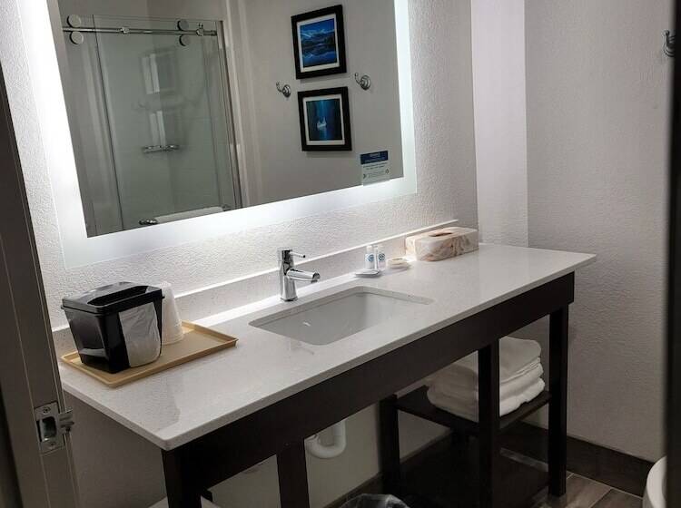 فندق Comfort Inn & Suites Greer  Greenville