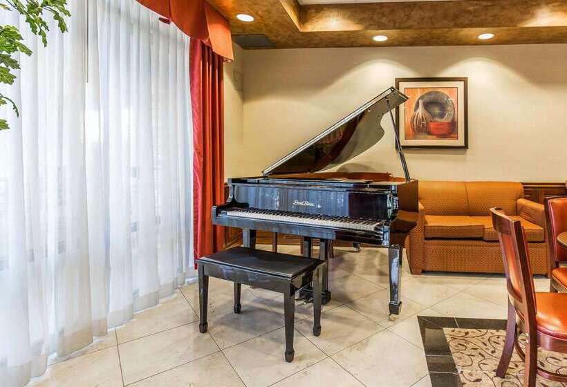 فندق Comfort Inn & Suites Henderson  Las Vegas