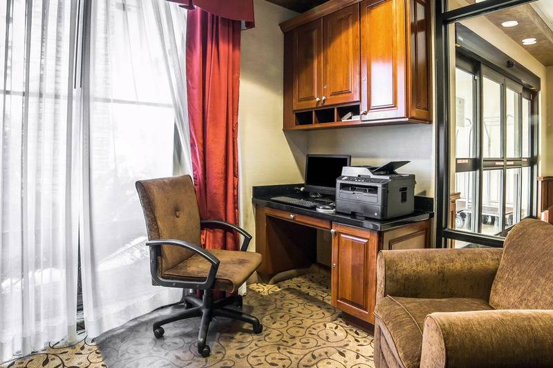 فندق Comfort Inn & Suites Henderson  Las Vegas