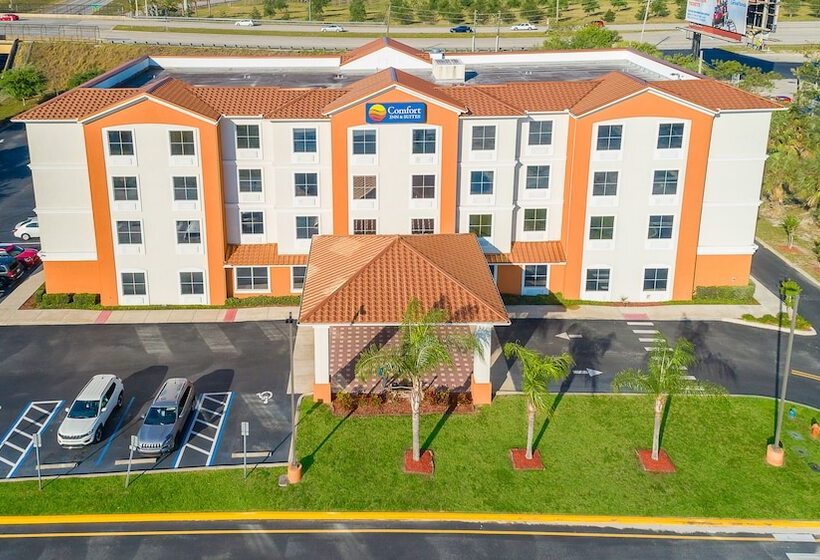 فندق Comfort Inn & Suites Maingate South