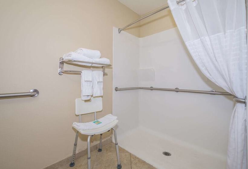 فندق Comfort Inn & Suites Maingate South