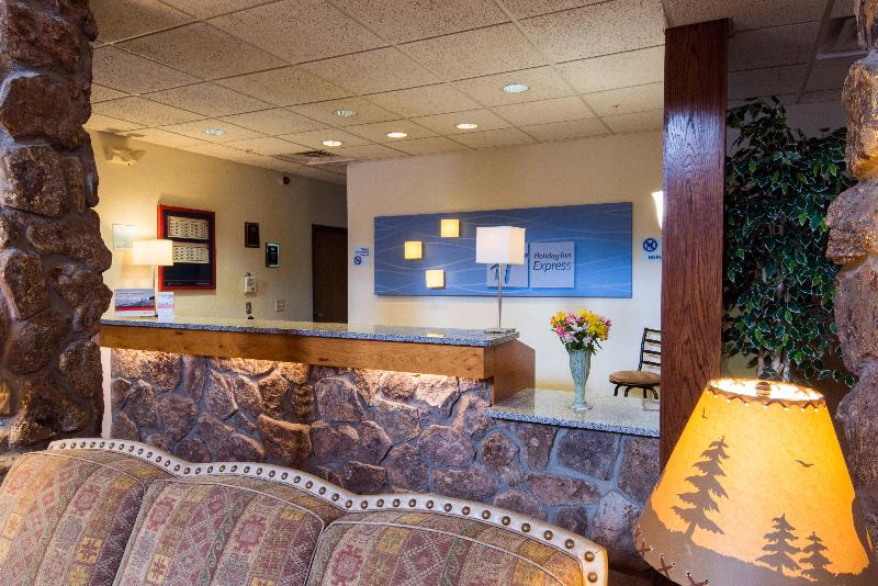 هتل Comfort Inn & Suites Mt. Rushmore
