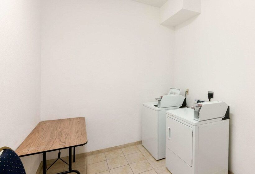 בית מלון כפרי Comfort Inn & Suites Regional Medical Center