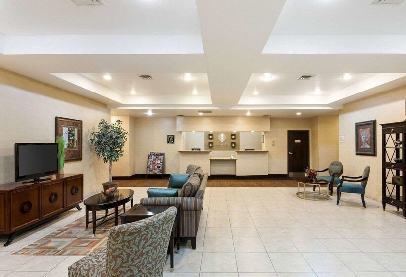 בית מלון כפרי Comfort Inn & Suites Regional Medical Center