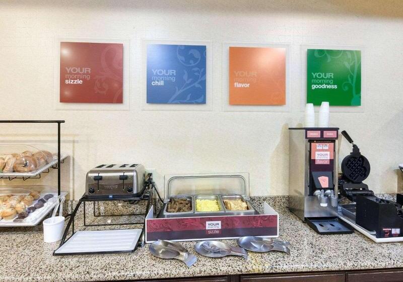 בית מלון כפרי Comfort Inn & Suites Regional Medical Center