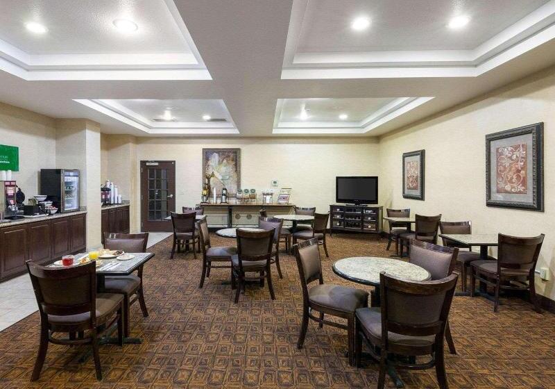 בית מלון כפרי Comfort Inn & Suites Regional Medical Center