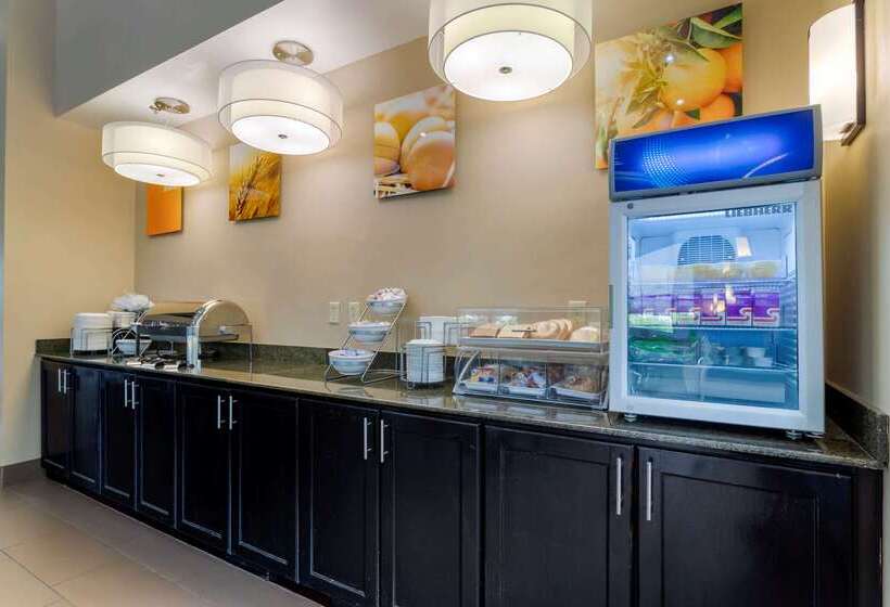 فندق Comfort Suites