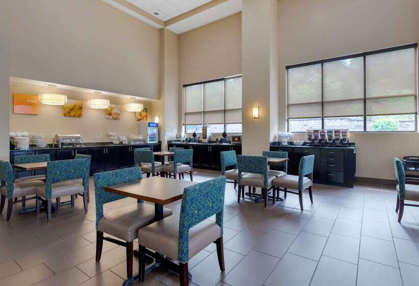 فندق Comfort Suites