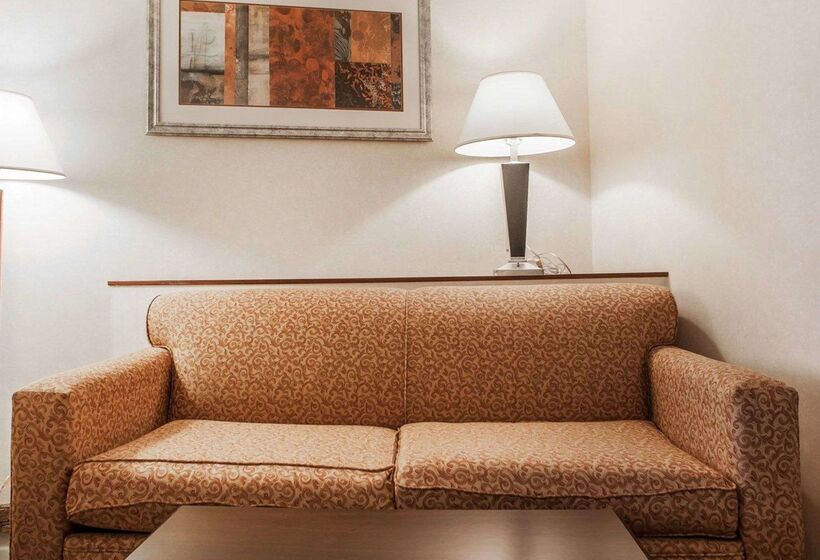 Tapa Hotel, Inn & Suites