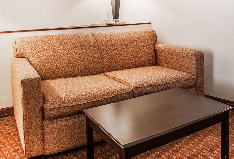 Tapa Hotel, Inn & Suites