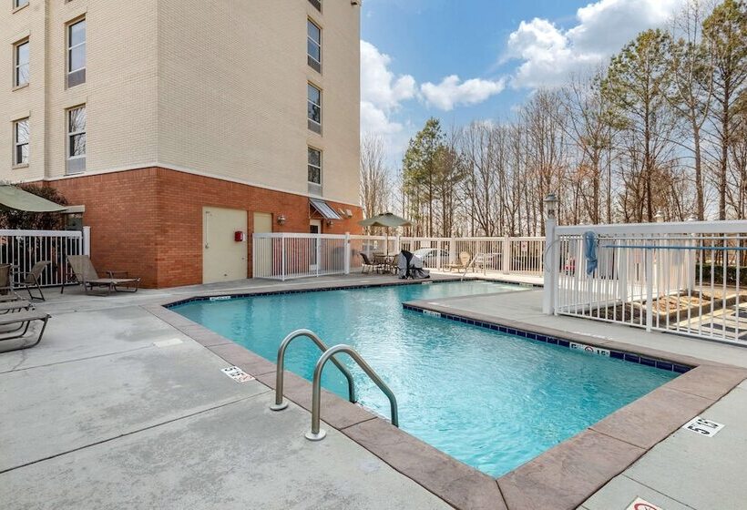 فندق Comfort Suites Near Birkdale Villagehuntersville