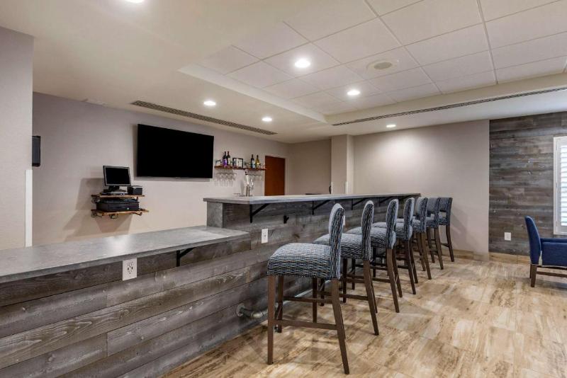 ホテル Comfort Suites Near Birkdale Villagehuntersville