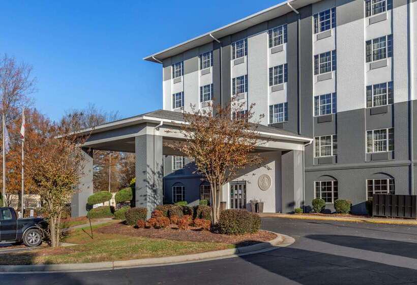 Отель Comfort Suites Pineville  Ballantyne Area