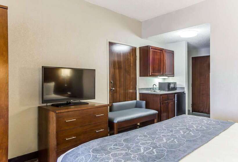 Отель Comfort Suites Pineville  Ballantyne Area