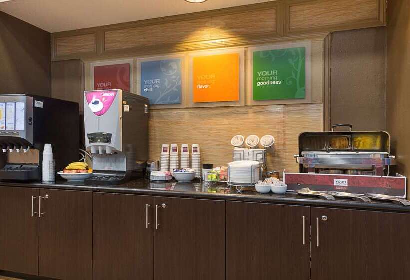 فندق Comfort Suites Beachside