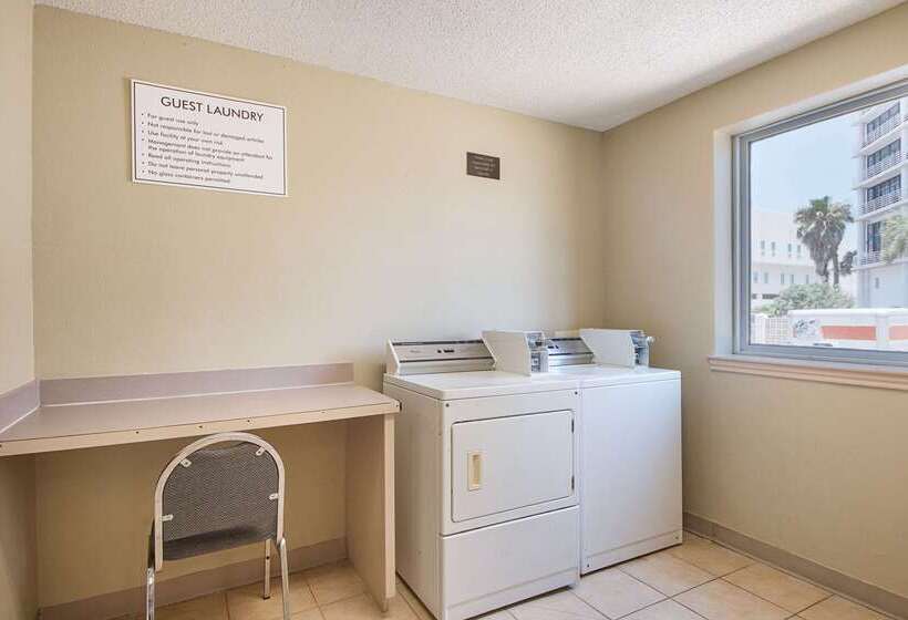 فندق Comfort Suites Beachside