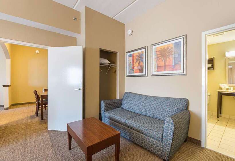 فندق Comfort Suites Beachside