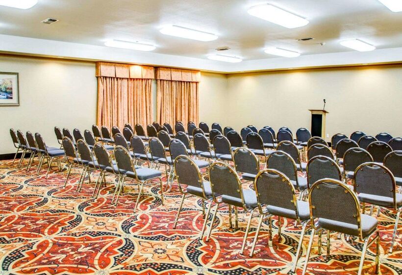 Отель Comfort Suites Tyler South