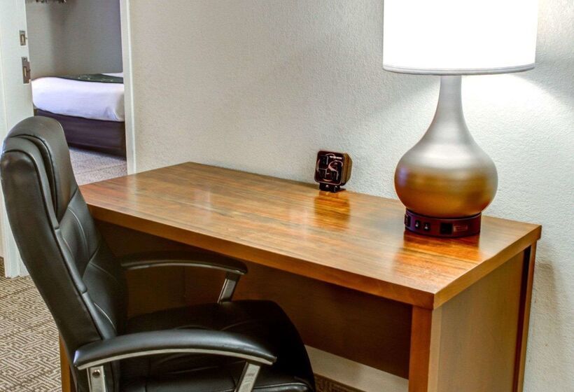 Отель Comfort Suites Tyler South