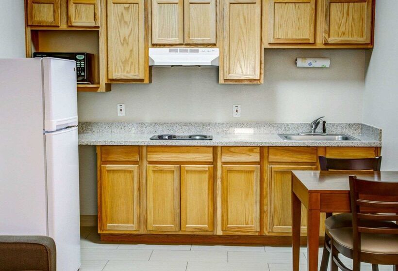 Отель Comfort Suites Tyler South