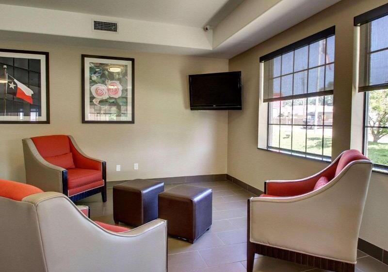 Отель Comfort Suites Tyler South