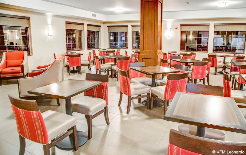 Отель Comfort Suites Tyler South