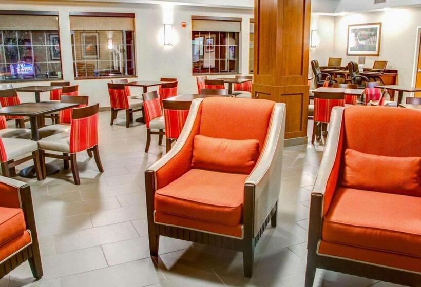 Отель Comfort Suites Tyler South