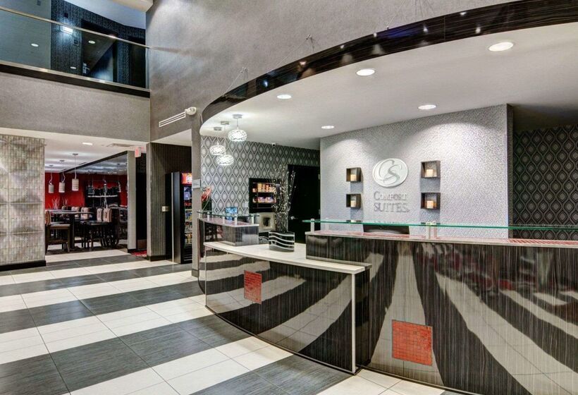 ホテル Comfort Suites Williamsburg Historic Area