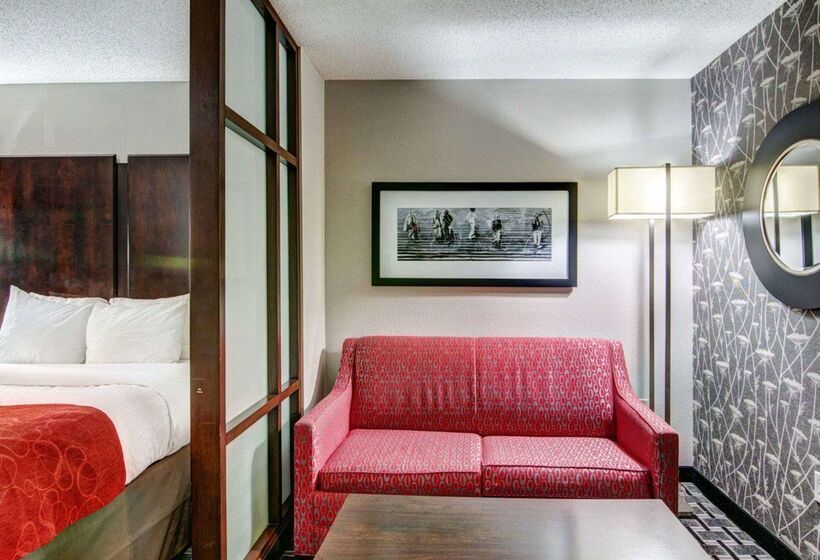 ホテル Comfort Suites Williamsburg Historic Area