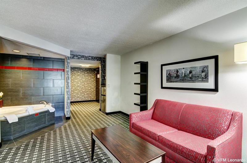 ホテル Comfort Suites Williamsburg Historic Area