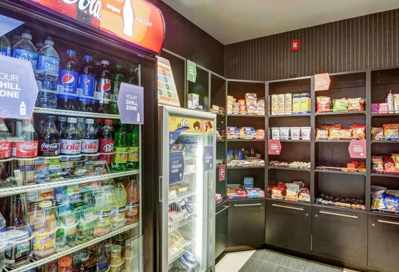 ホテル Comfort Suites Williamsburg Historic Area