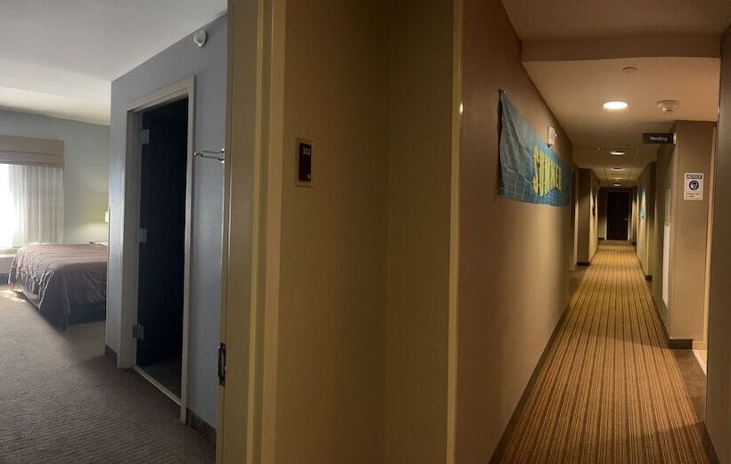 Отель Cresthaven Inn Jfk