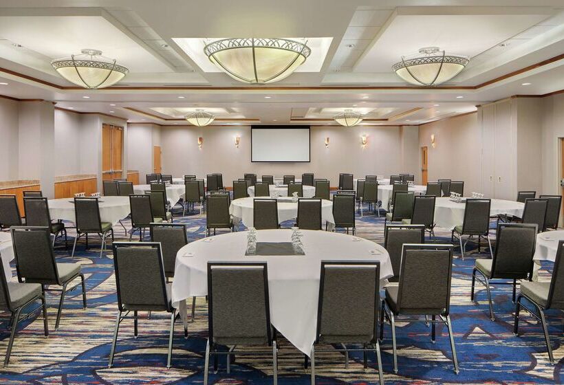 호텔 Doubletree By Hilton Richmond Airport