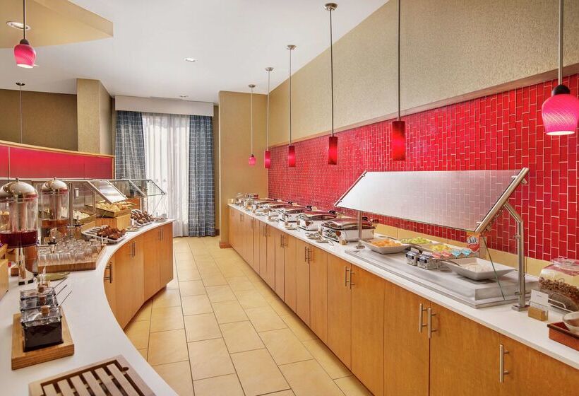 호텔 Doubletree By Hilton Richmond Airport