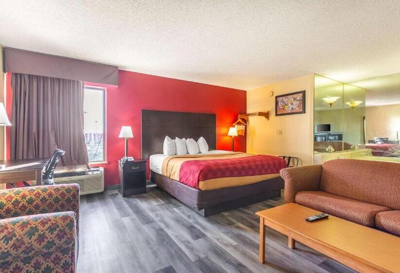 فندق Econo Lodge & Suites Clarksville