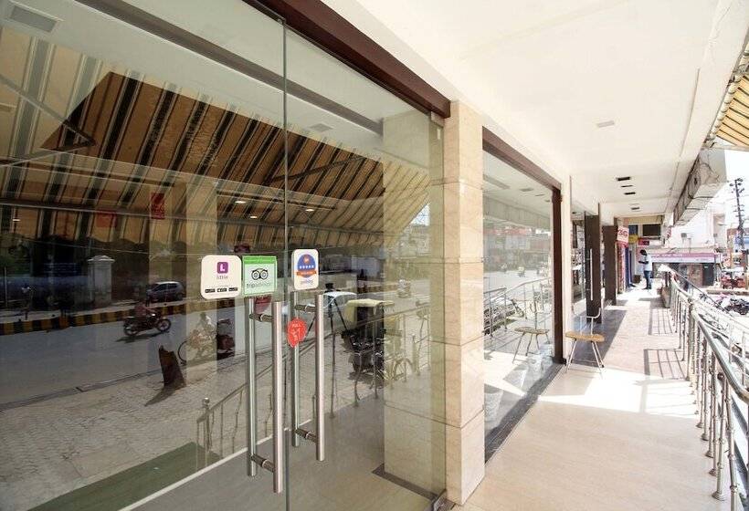 ホテル Genx Usha Kiran Agra